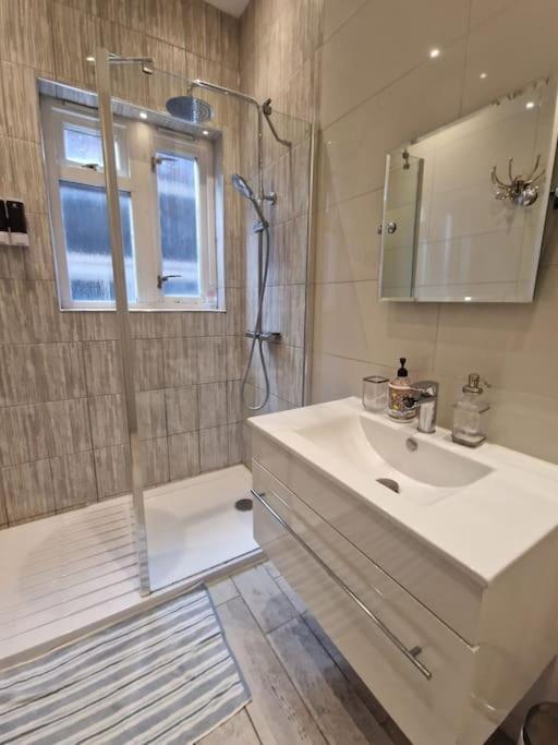 Quintessentially 'London' Flat מראה חיצוני תמונה